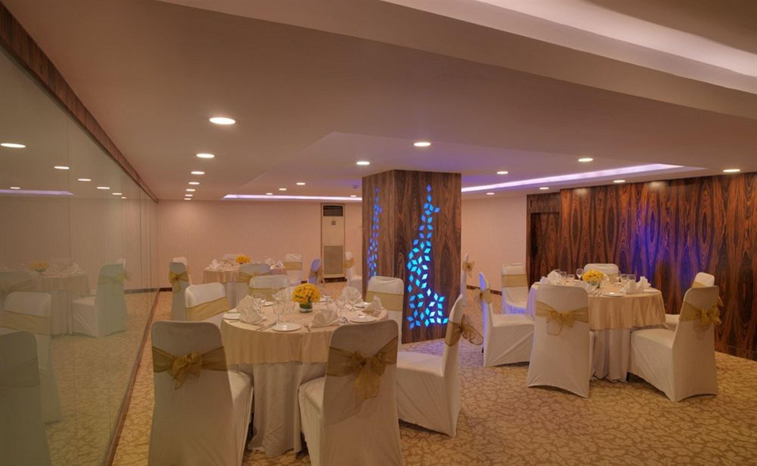 Goldfinch Hotel Bangalore Exterior photo
